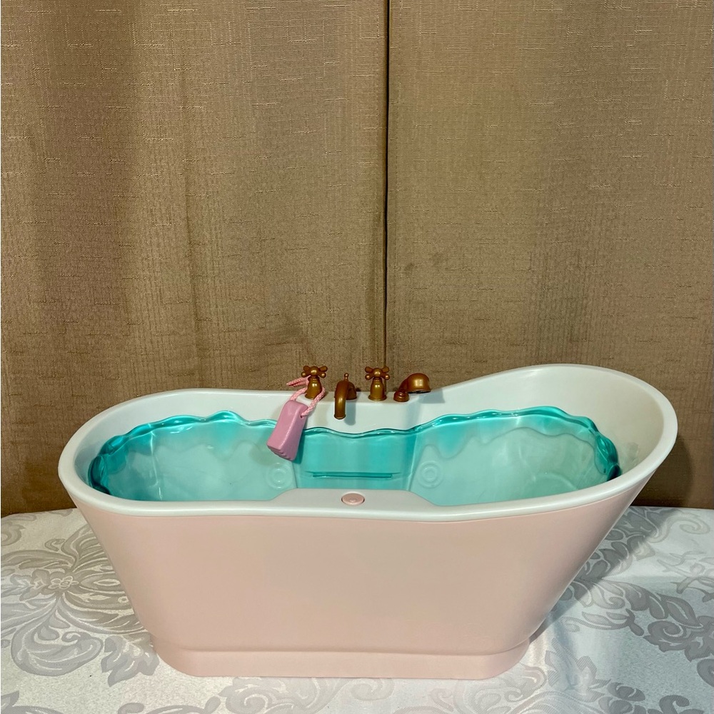 Madame Alexander Doll with Pink Pajamas and Our Generation Bubbly Bathtime set - Picture 5 of 10